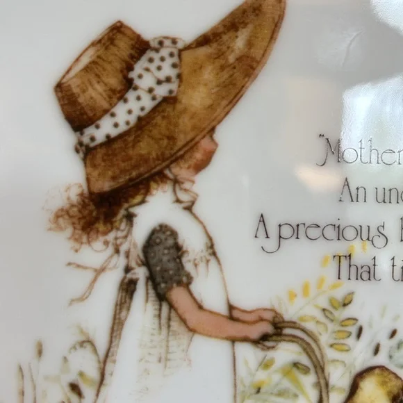 Holly Hobbie Mother’s Day Plate - Picture 6 of 8